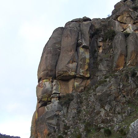 Posada Real La Mula de los Arribes Villardiegua de la Ribera Luaran gambar